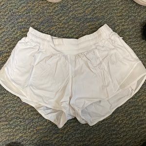 Lululemon: Hotty Hot shorts 2.5”